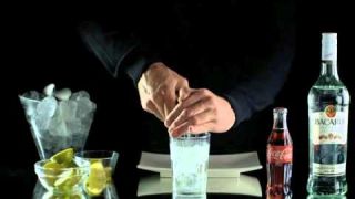 CÓMO PREPARAR EL PERFECTO CUBA LIBRE BACARDÍ